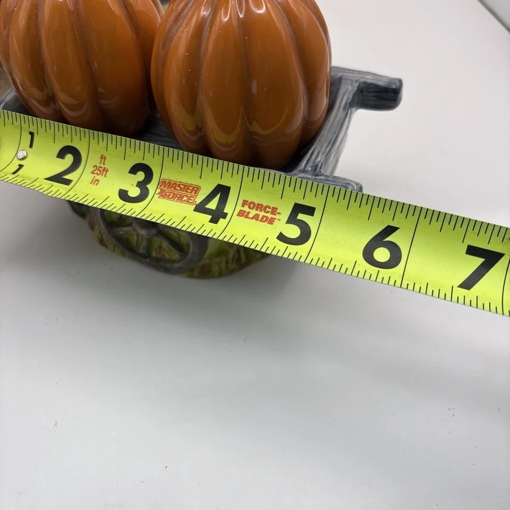 Cracker Barrel~Stoneware Salt & Pepper Pumpkins With Wagon~NIB